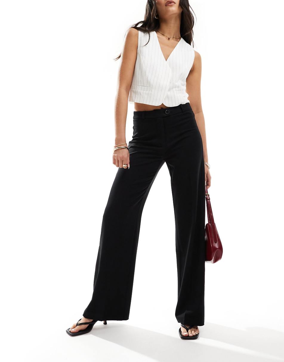 Bershka wide leg tailored pants in black