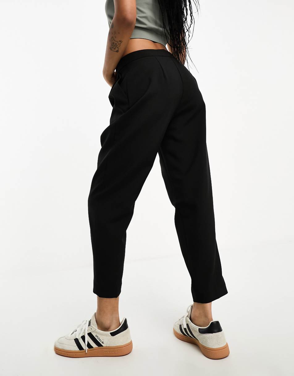 ASOS DESIGN Petite tailored tapered pant in black