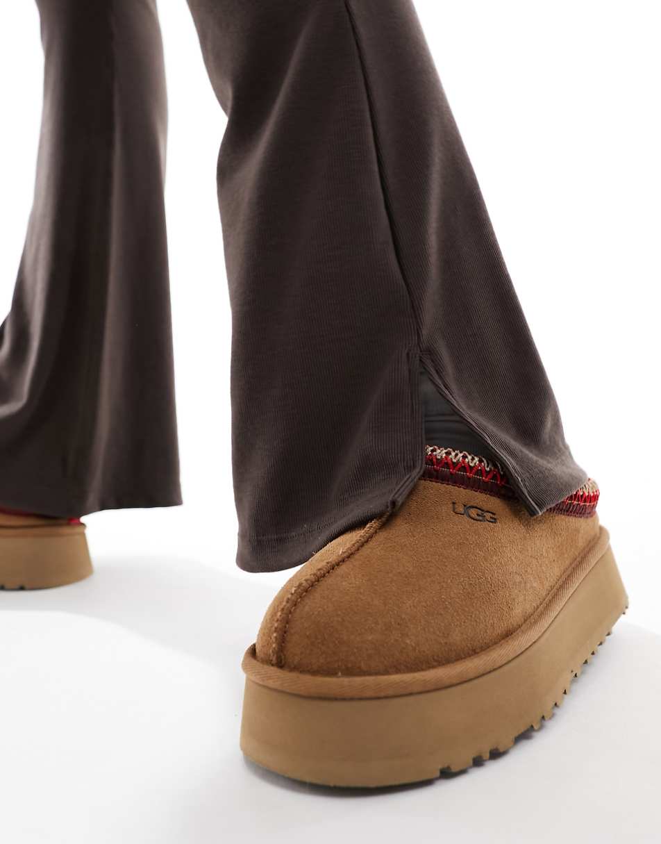 Nike mini-ribbed flared leggings in baroque brown