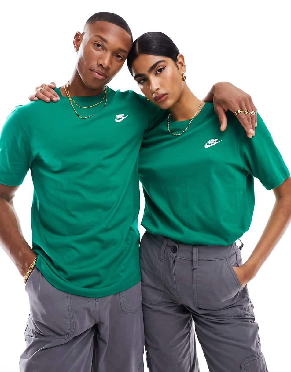 Nike Club Unisex T-shirt in green