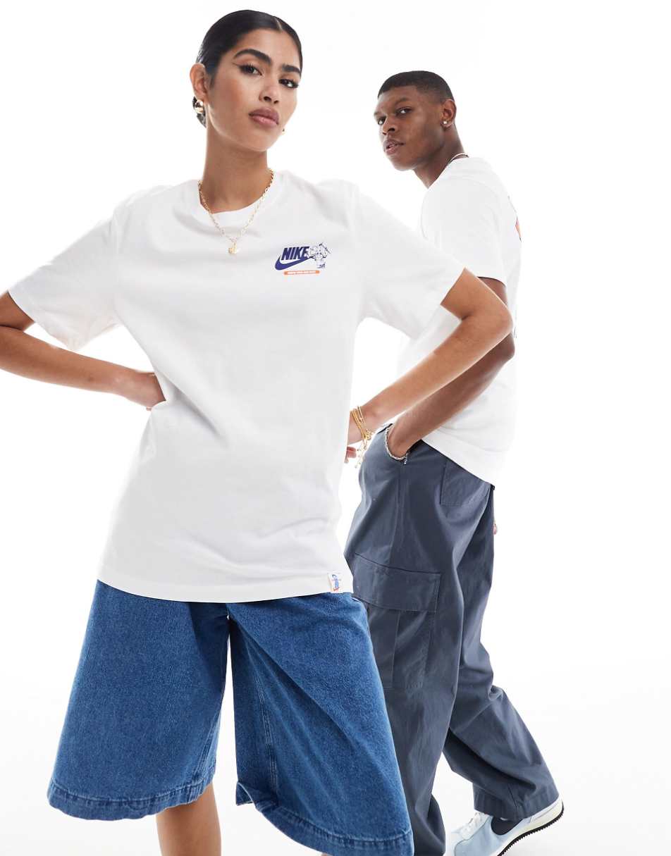 Nike chef backprint t-shirt in white