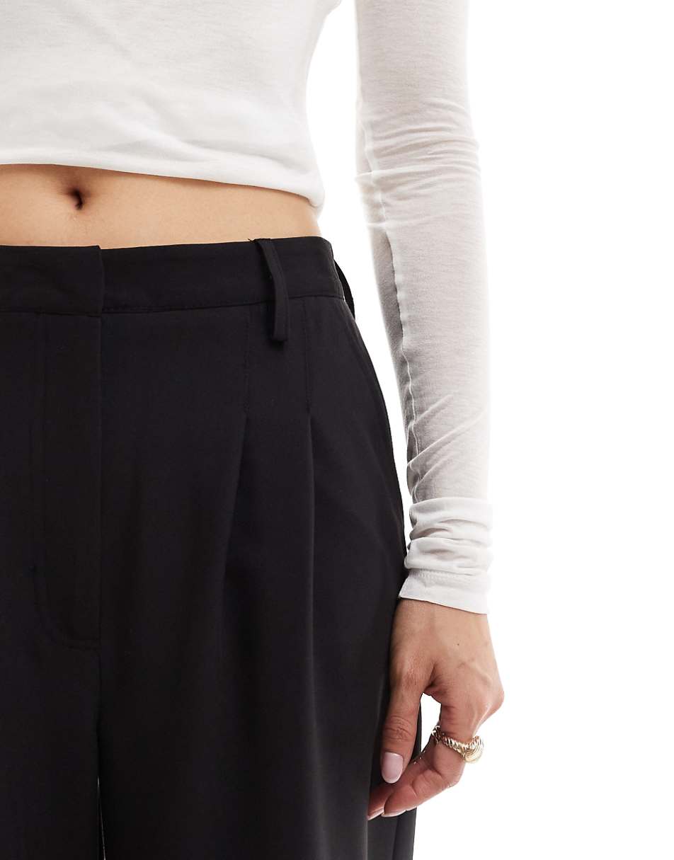 COLLUSION relaxed wide leg tailored pants in black