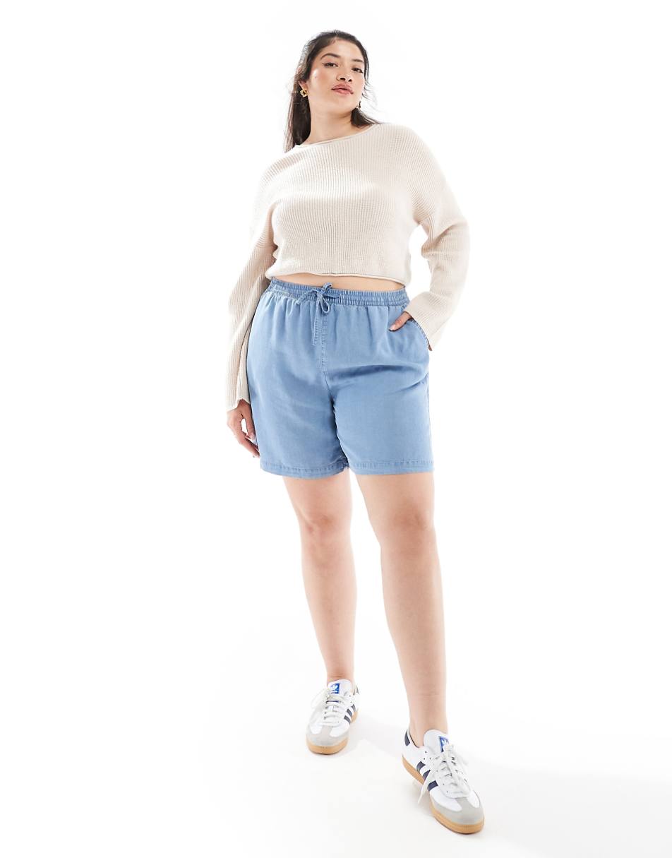 ONLY Curve pull on denim shorts in light blue
