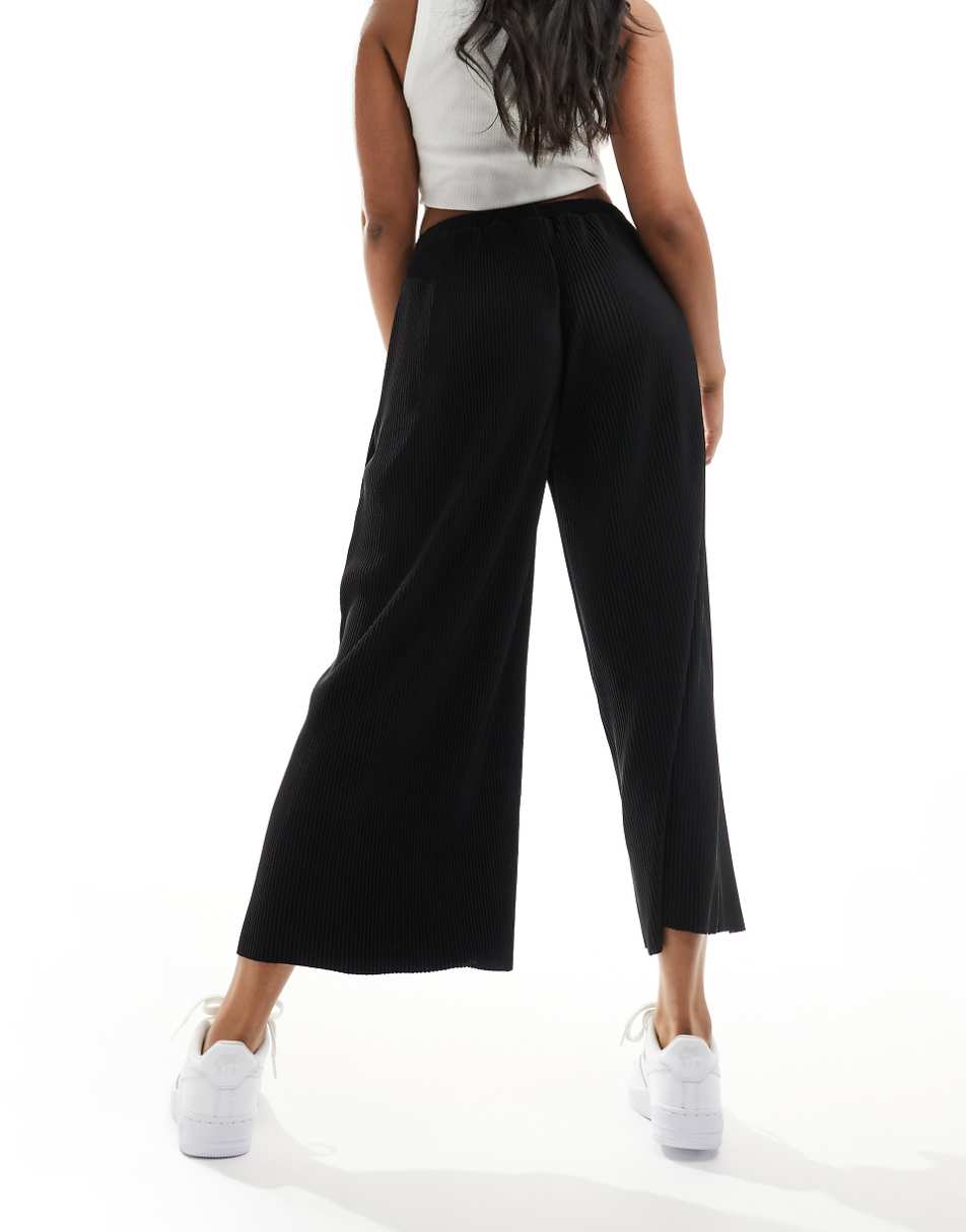 ASOS DESIGN plisse wide culottes in black