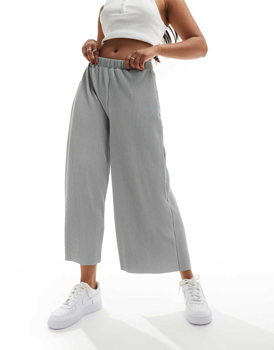 ASOS DESIGN plisse wide culottes in gray heather