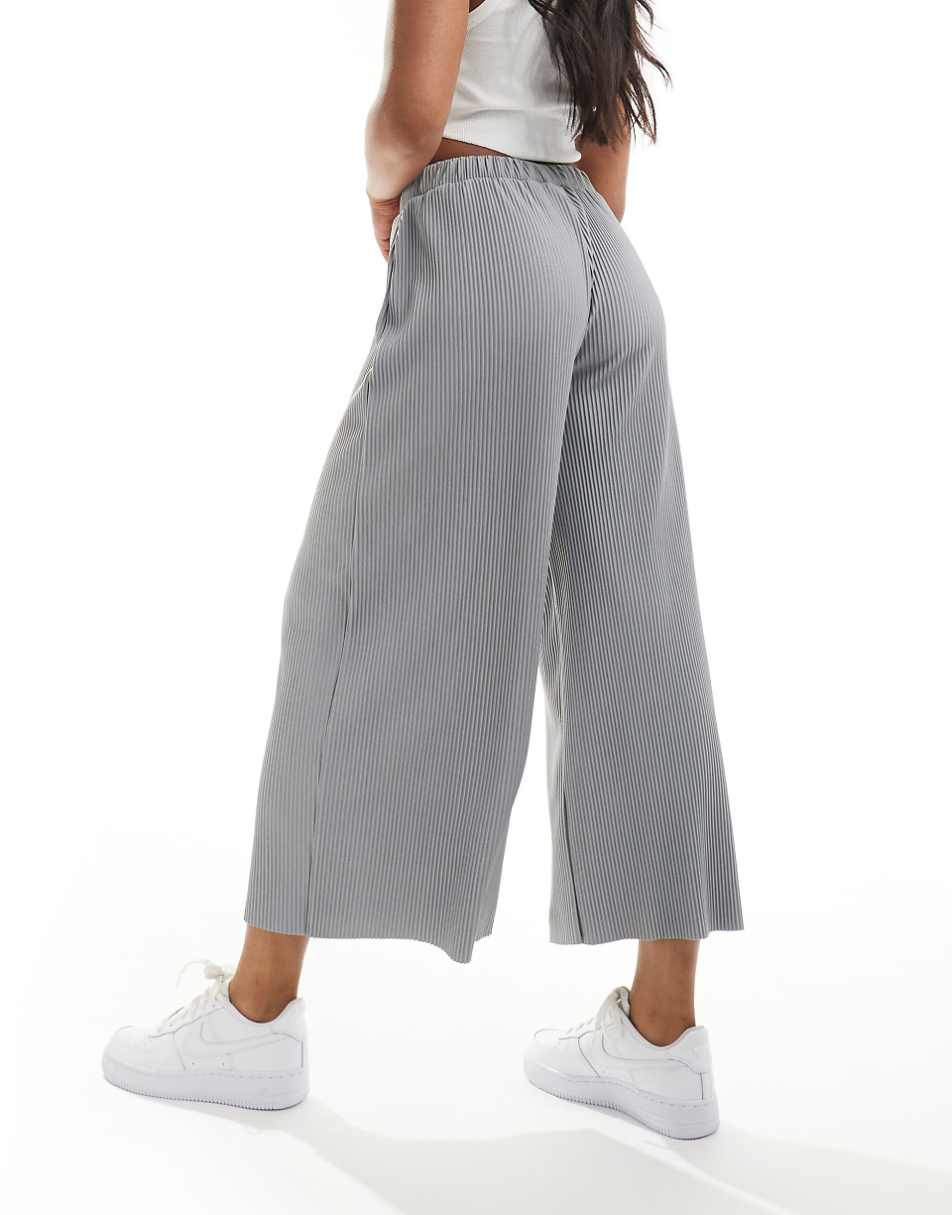ASOS DESIGN plisse wide culottes in gray heather