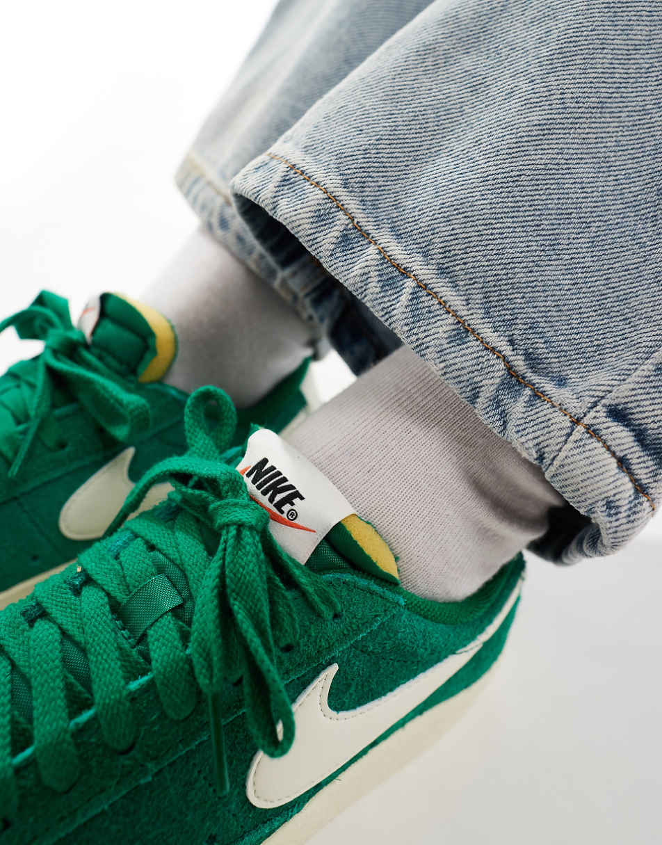 Nike Blazer Low '77 sneakers in green and white