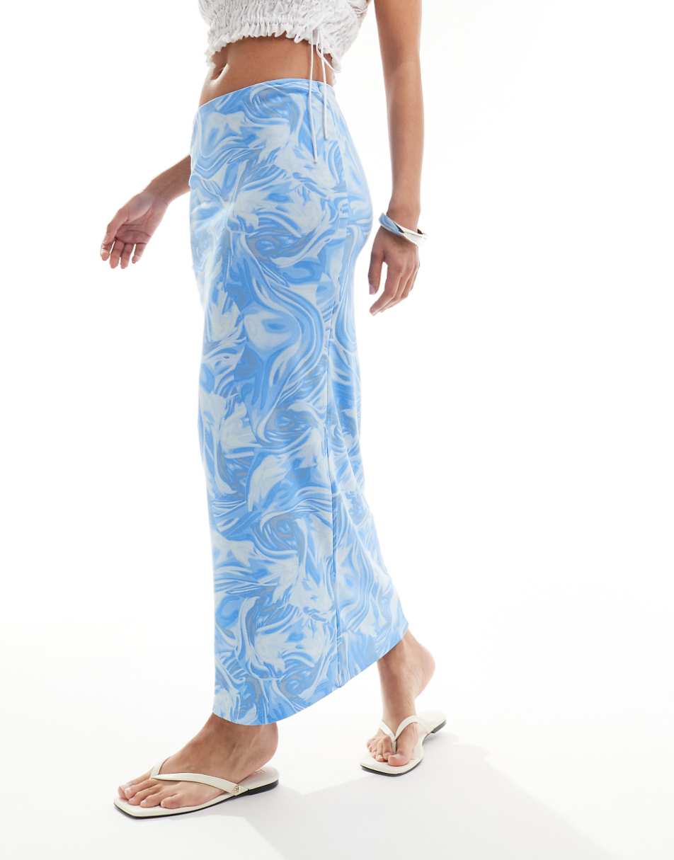 Monki midi skirt in blue blurr print