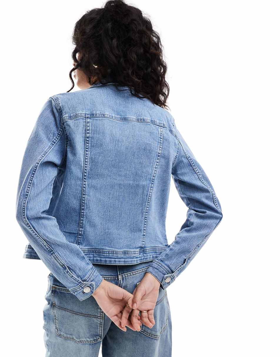 Only fitted denim jacket in light blue wash