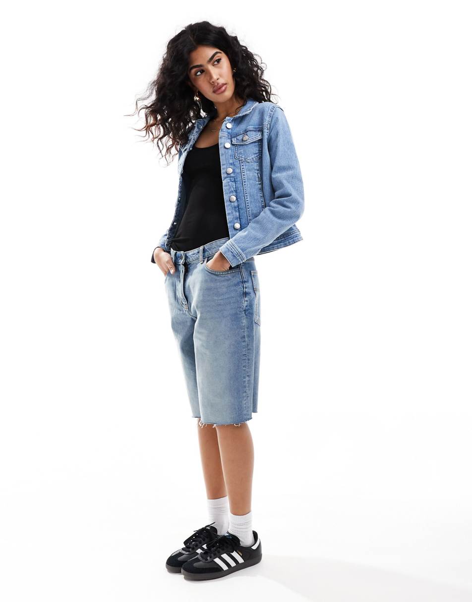 Only fitted denim jacket in light blue wash
