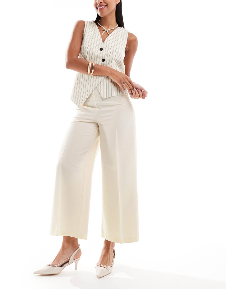 ASOS DESIGN tailored culotte in cream