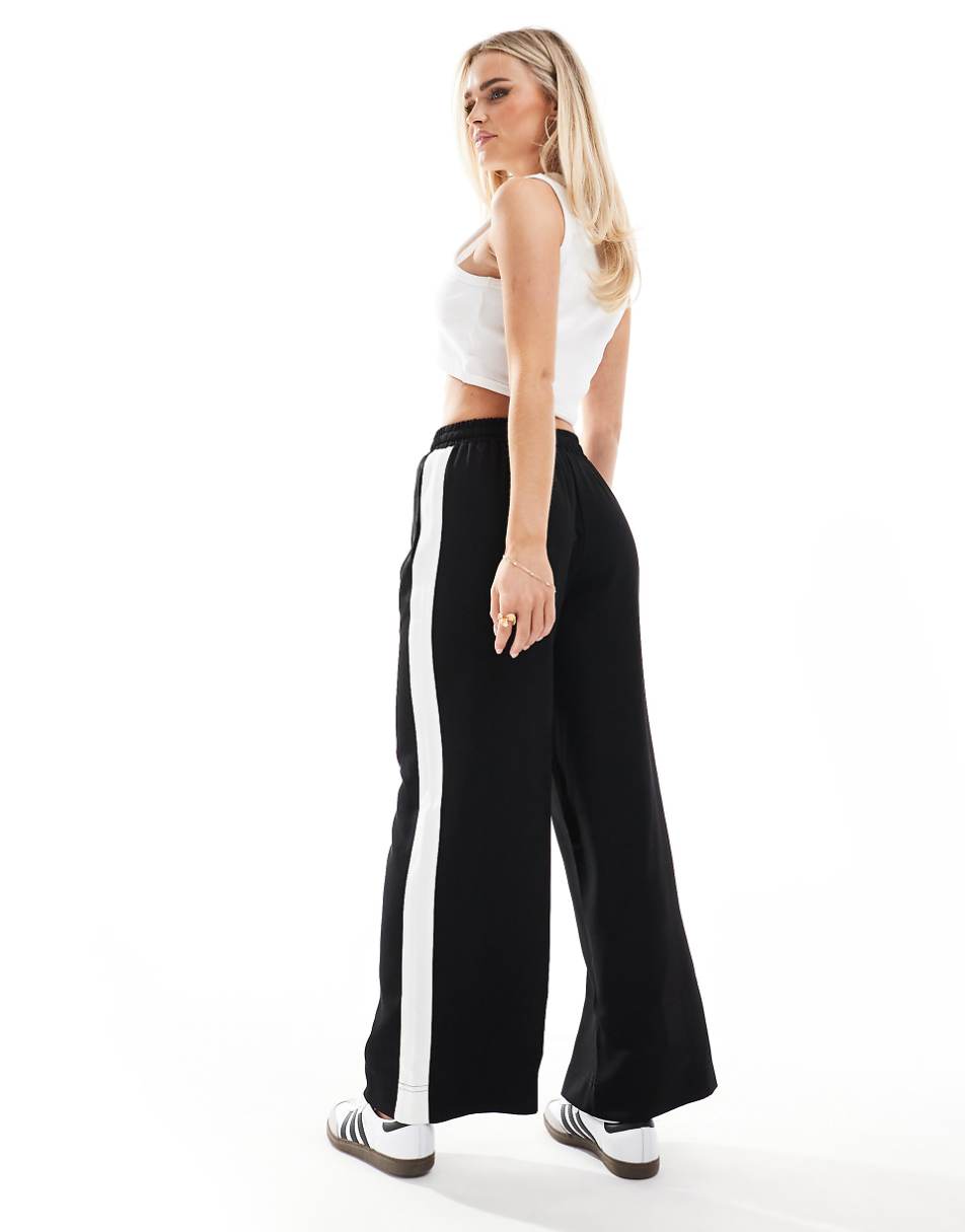 ASOS DESIGN Petite pull on pants with contrast panel in black