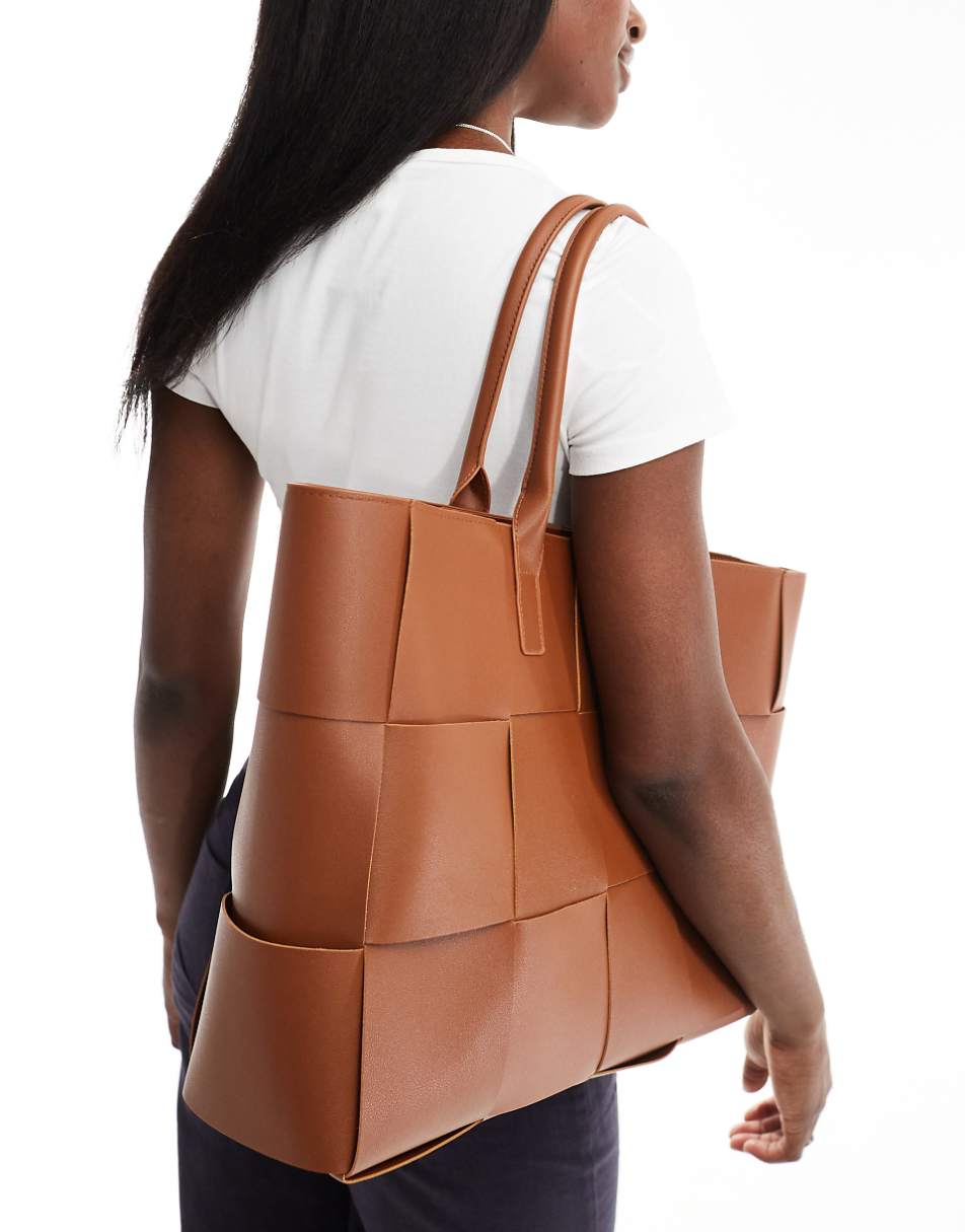 Glamorous large woven tote bag in tan