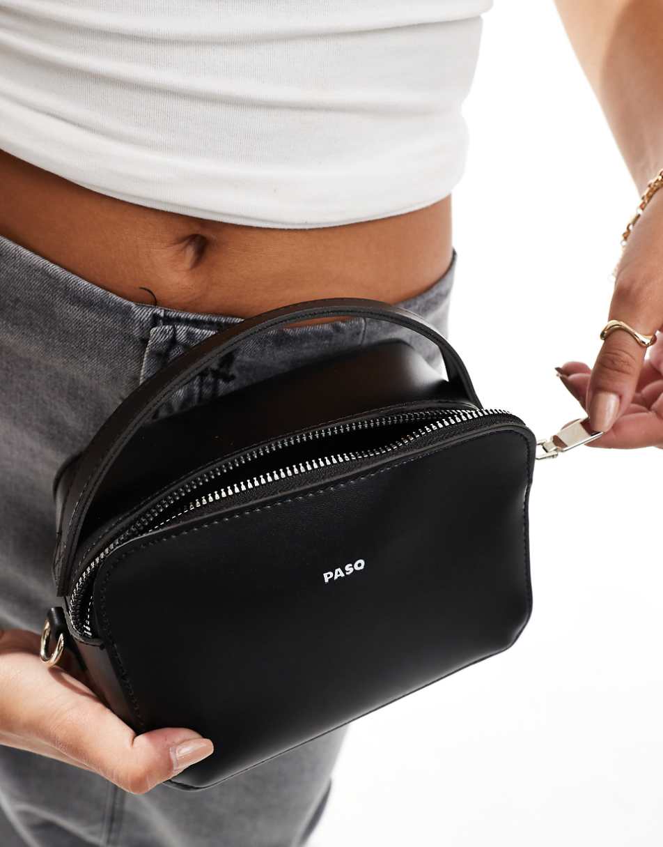 PASQ crossbody camera bag in black