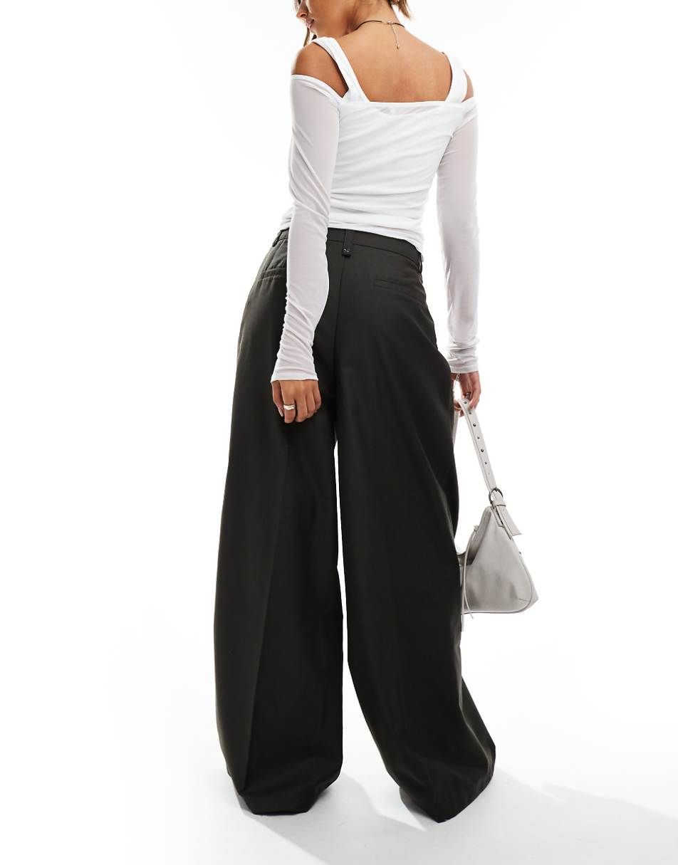 COLLUSION wide leg baggy tailored pants in dark khaki