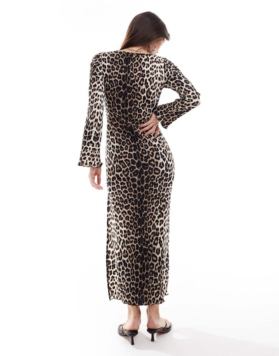 Extro & Vert plisse maxi dress in leopard print