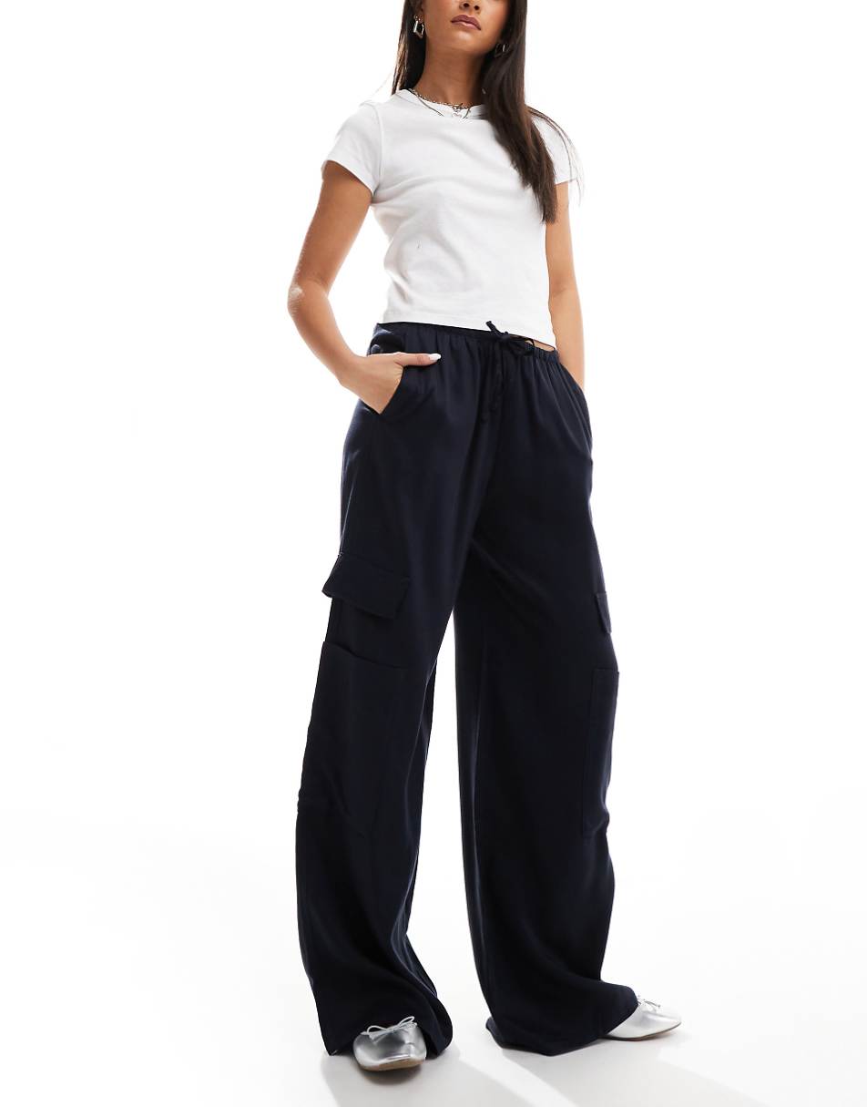 Bershka tie waist wide leg cargo pants in navy