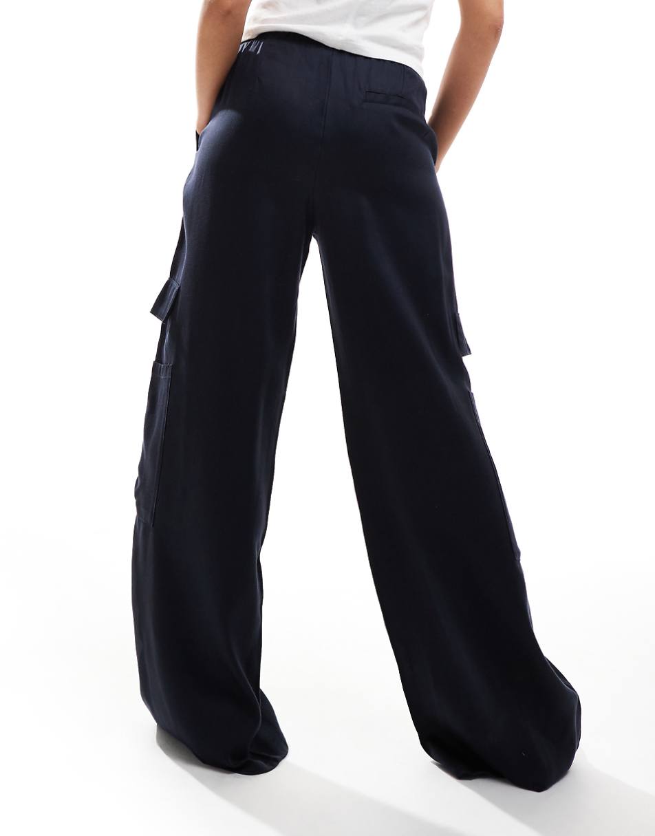 Bershka tie waist wide leg cargo pants in navy