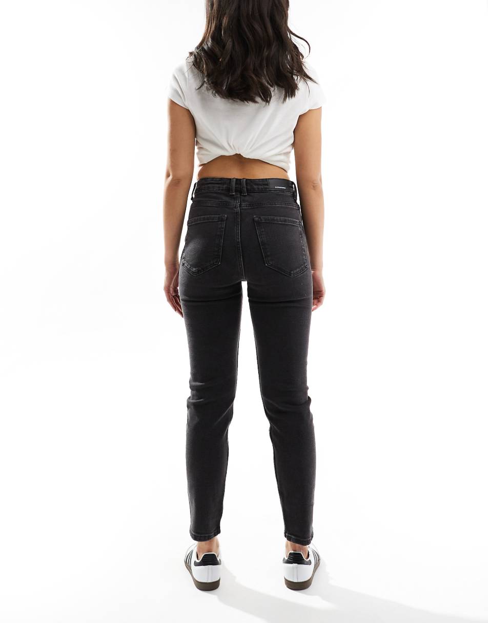 Stradivarius slim mom jean with stretch in black