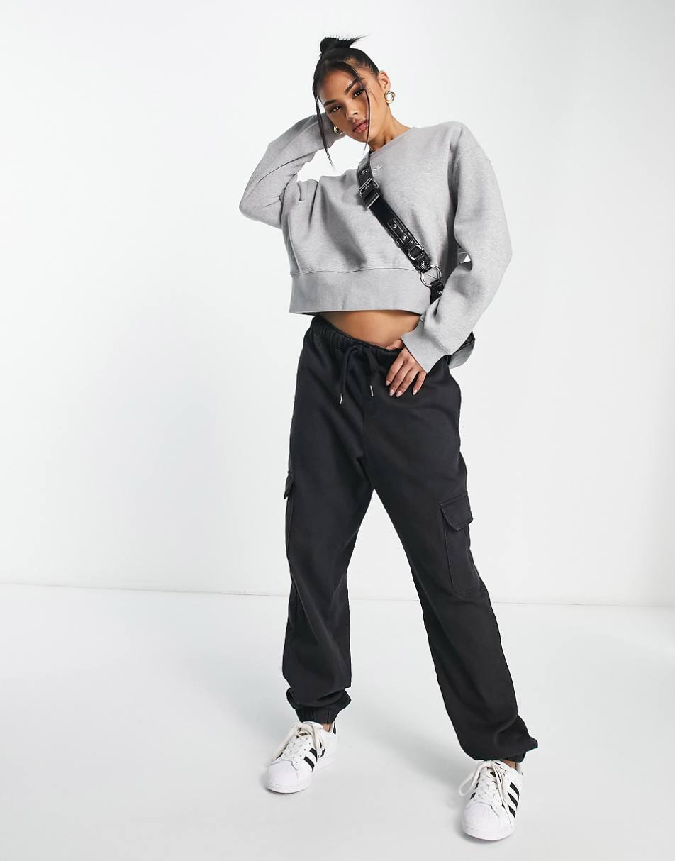 adidas Originals Essentials Sweatshirt in gray