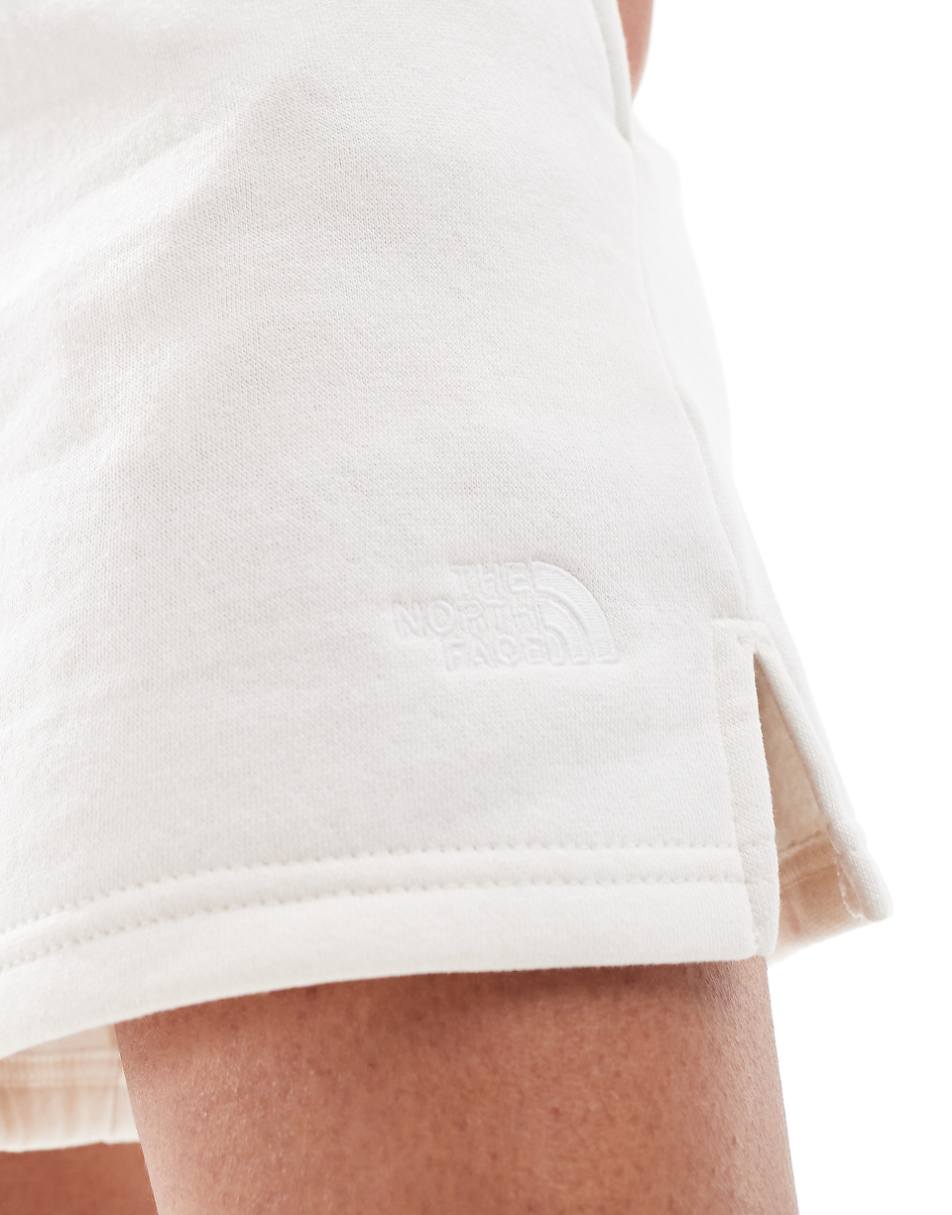 The North Face Evolution shorts in white