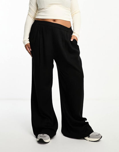ASOS DESIGN Curve clean front wide leg pants in black