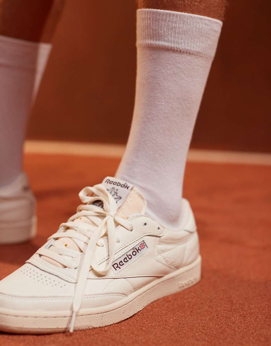 Reebok Club C 85 Vintage sneaker in chalk & brown