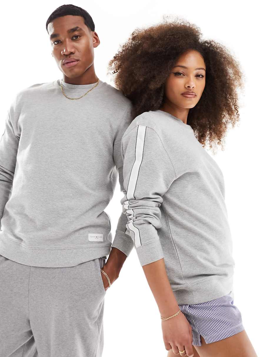 Tommy Hilfiger established lounge sweatshirt in gray