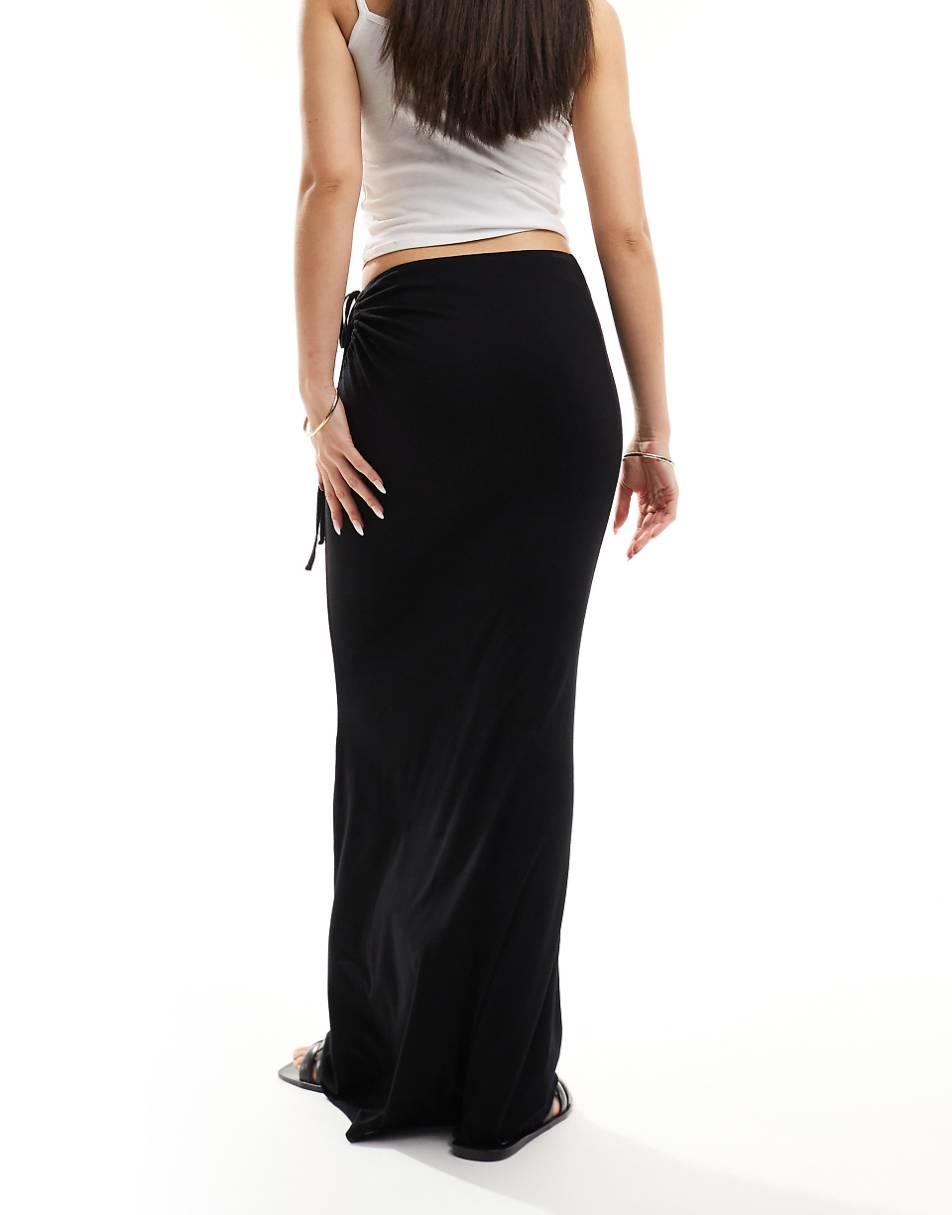 ASOS DESIGN maxi a line skirt with side keyhole in black