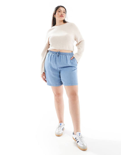 ONLY Curve pull on denim shorts in light blue