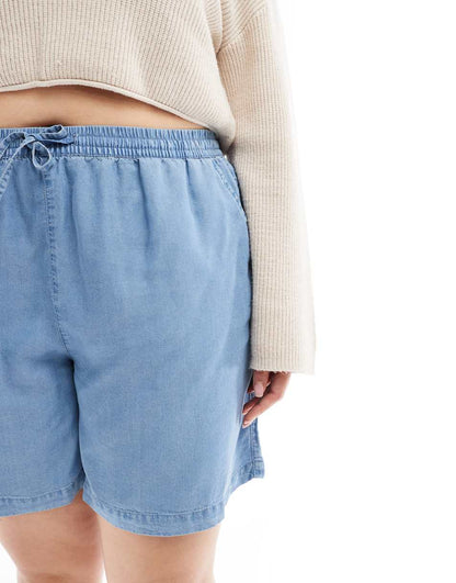 ONLY Curve pull on denim shorts in light blue