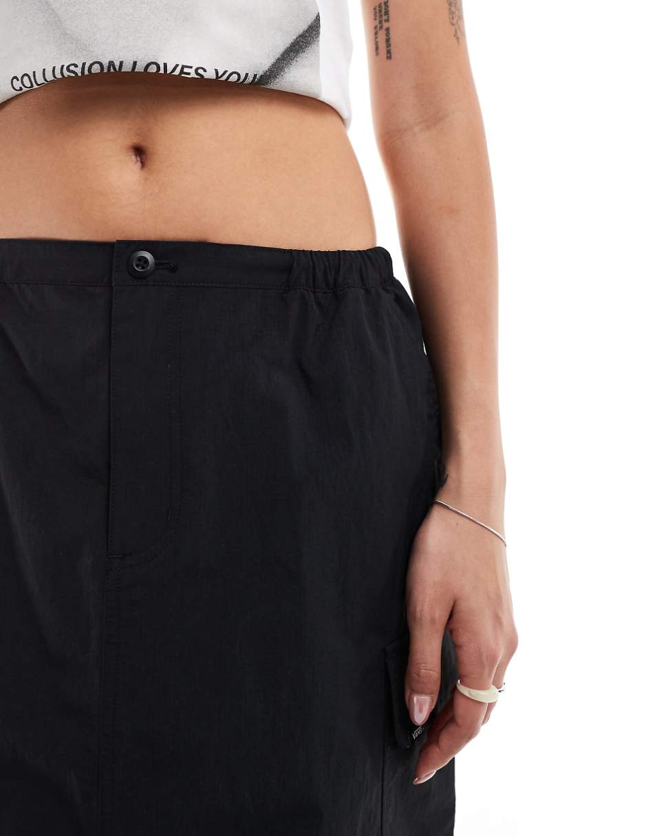 Vans riley parachute cargo skirt in black