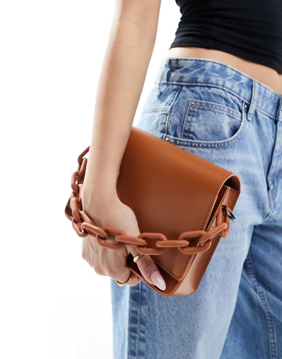 PASQ grab bag with chunky chain and detachable crossbody strap in tan