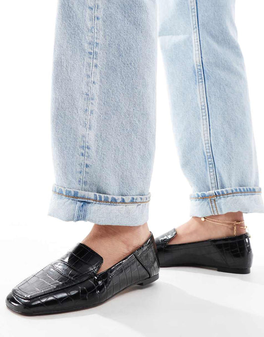 ASOS DESIGN Modern slim loafer in black