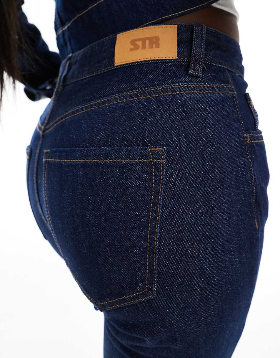 Stradivarius STR straight leg jeans with stretch in dark blue