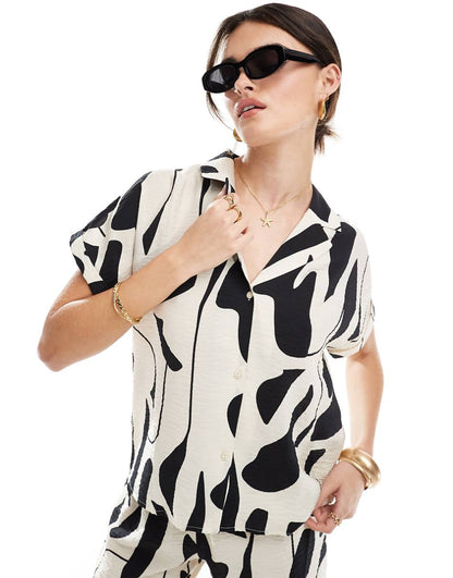 JDY short sleeve textured shirt in abstract mono print - part of a set