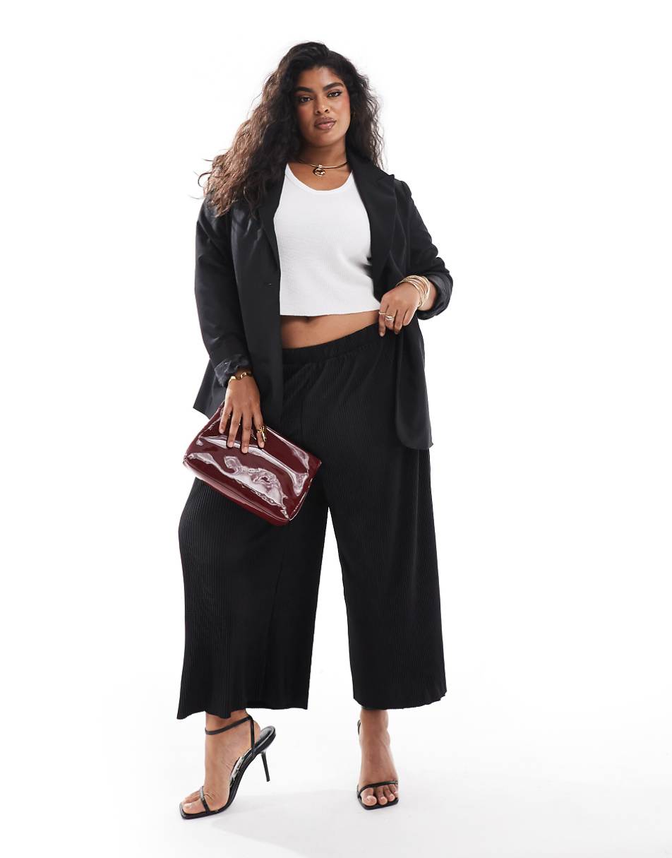 ASOS DESIGN Curve plisse wide leg culottes in black