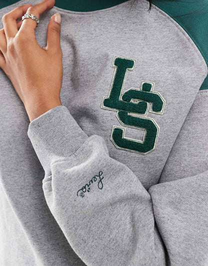 Levi's varsity monogram campout cropped sweatshirt in gray