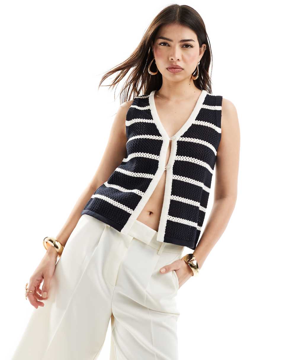 4th & Reckless knit contrast edge button detail vest in black stripe