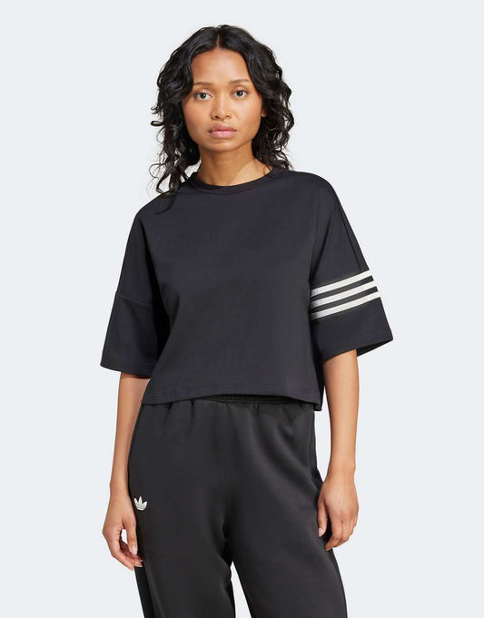 adidas Originals Neuclassics t-shirt in black