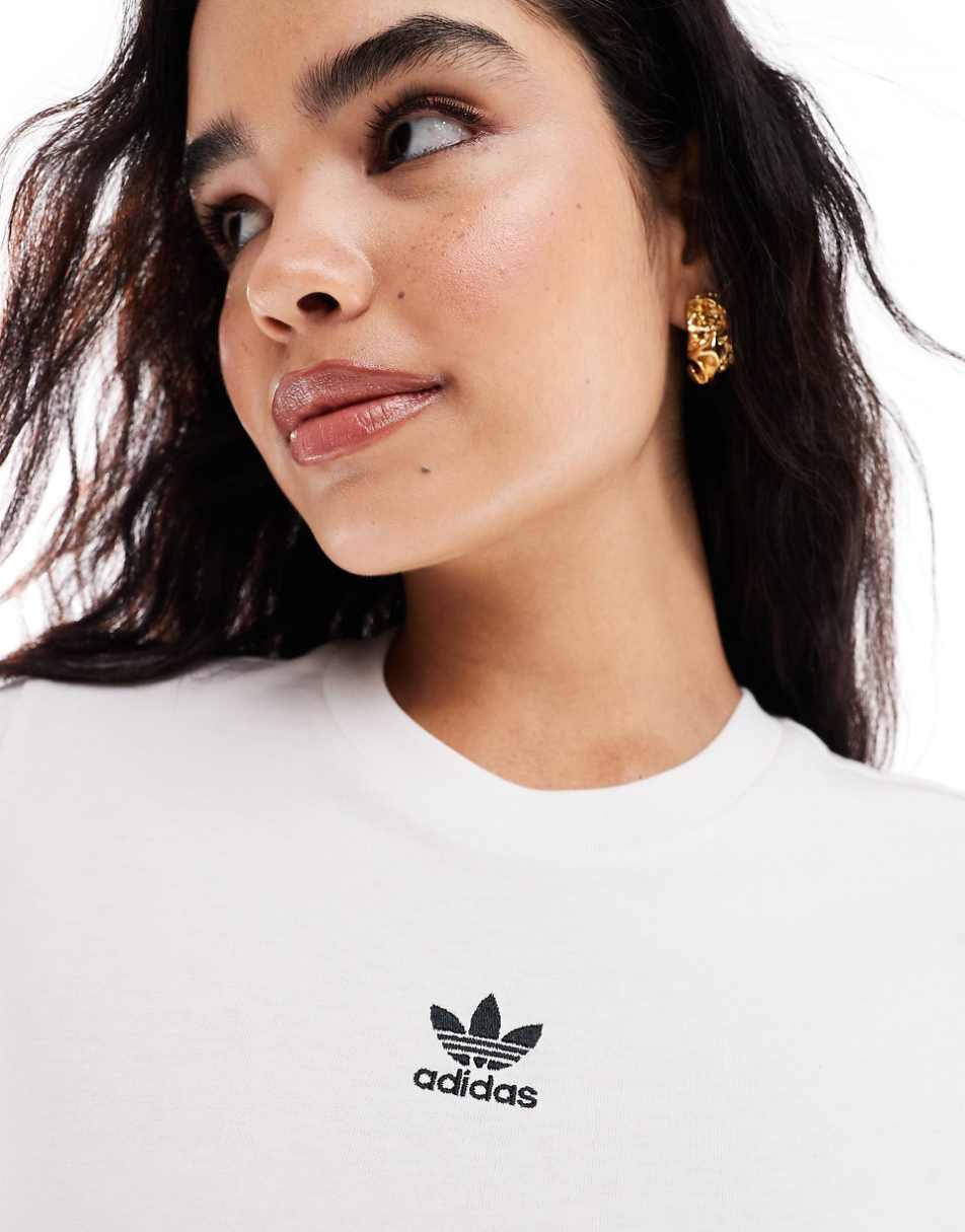 adidas Originals essential slim fit t-shirt in white