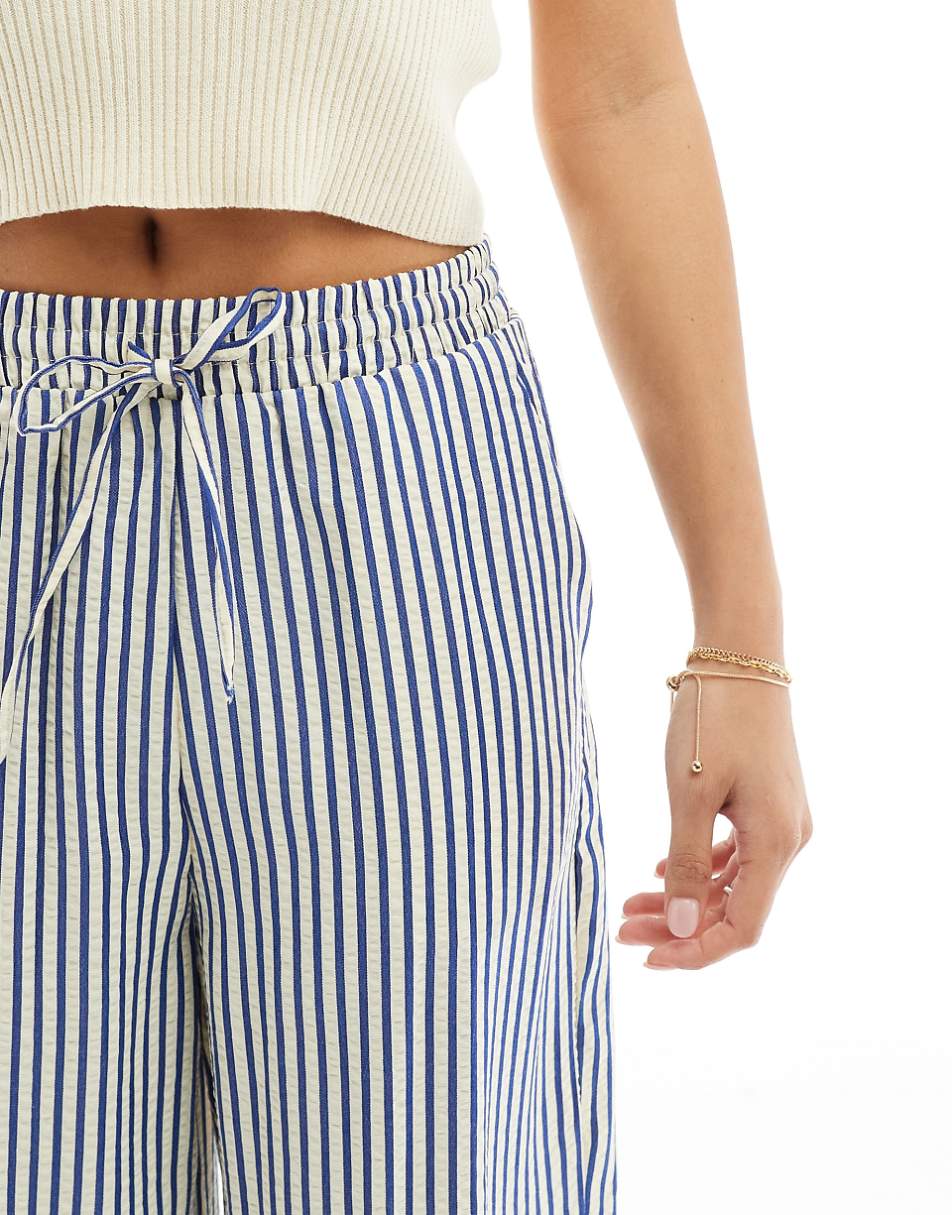 Stradivarius Petite seersucker pull on pants in blue stripe