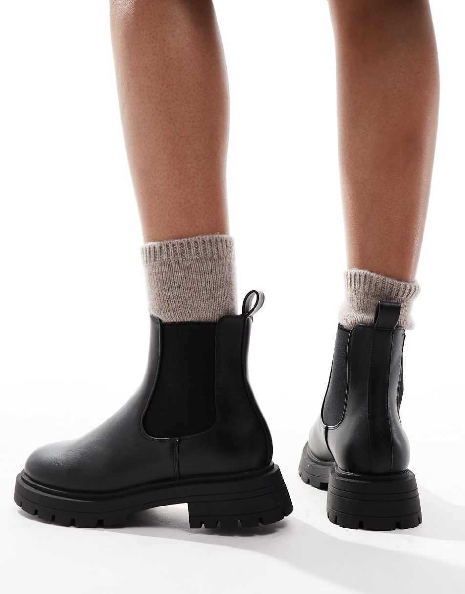 ASOS DESIGN Adjust chunky chelsea boots in black