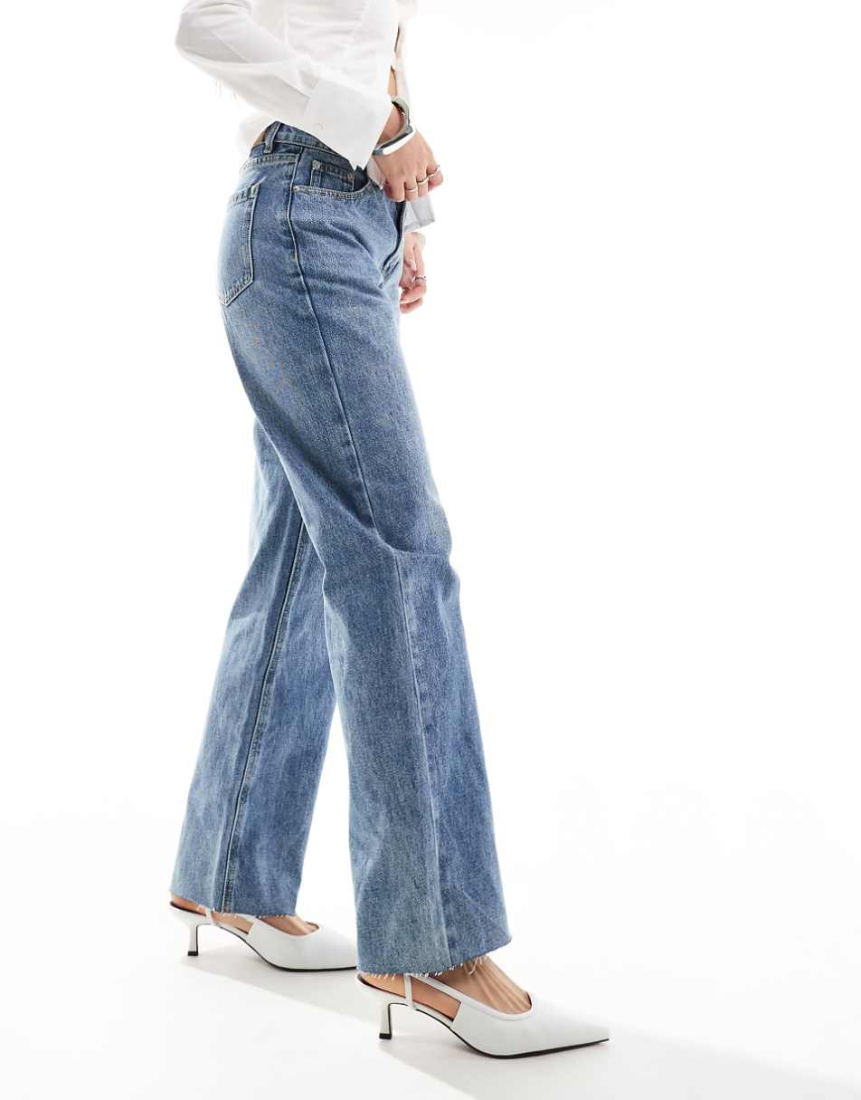 Urban Revivo classic straight leg jeans in light blue wash