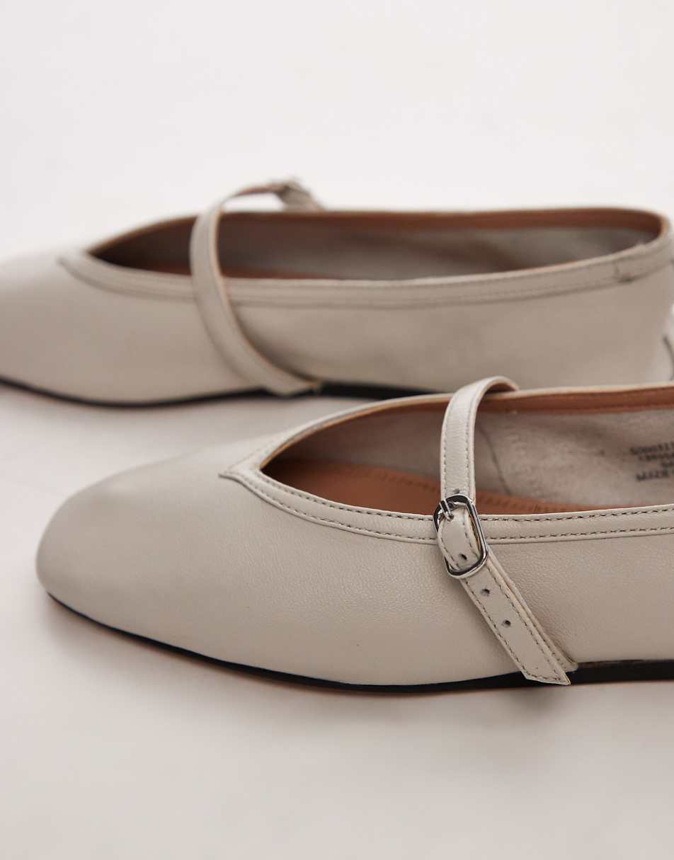 Topshop Babette leather v detail ballet flats in off white