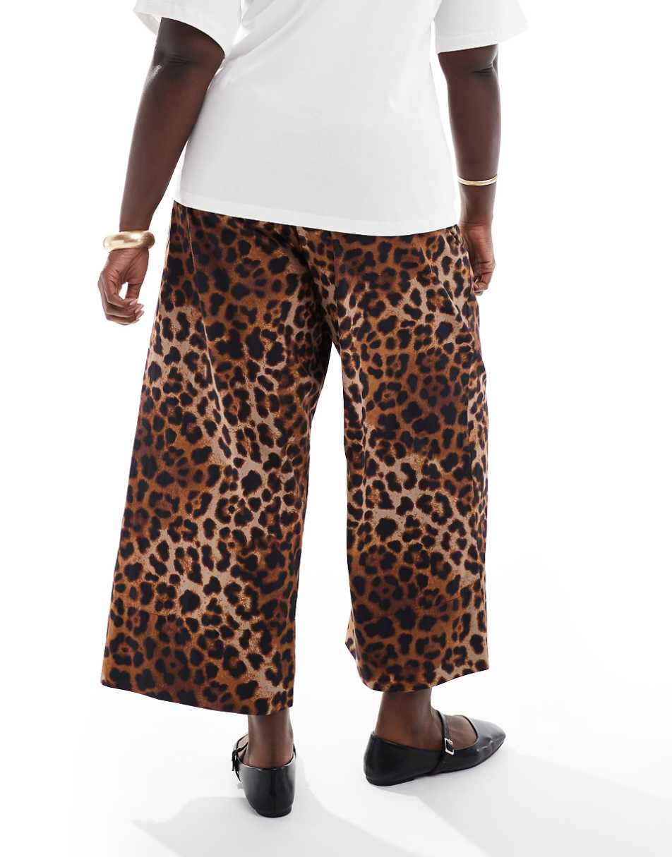 ASOS DESIGN Curve cropped pull on pants in leopard print