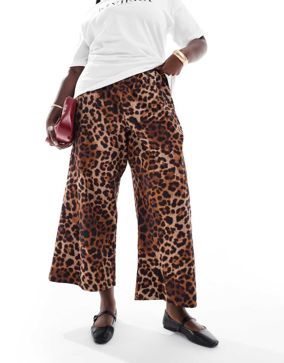 ASOS DESIGN Curve cropped pull on pants in leopard print