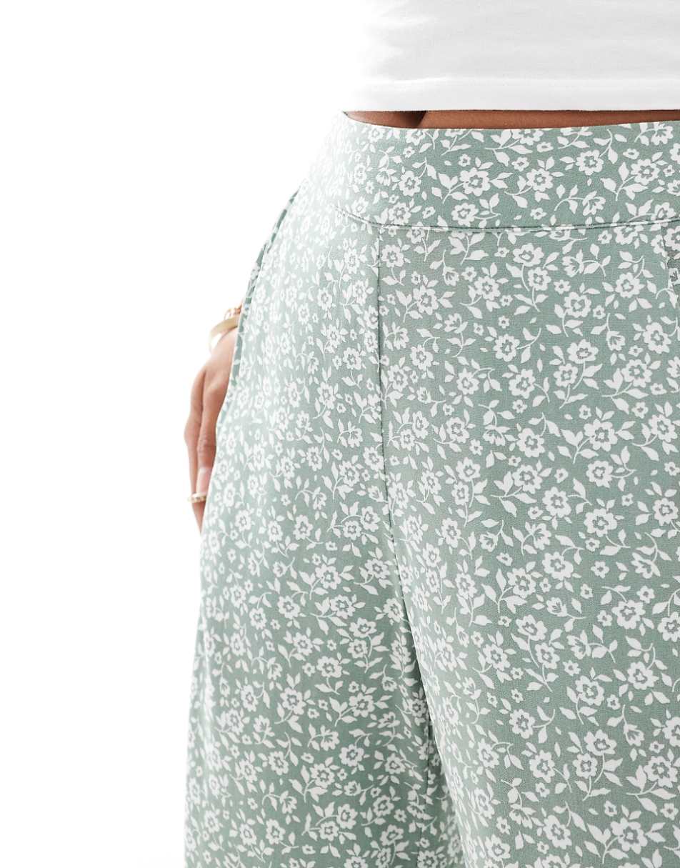 Vero Moda Petite wide leg pants in sage floral