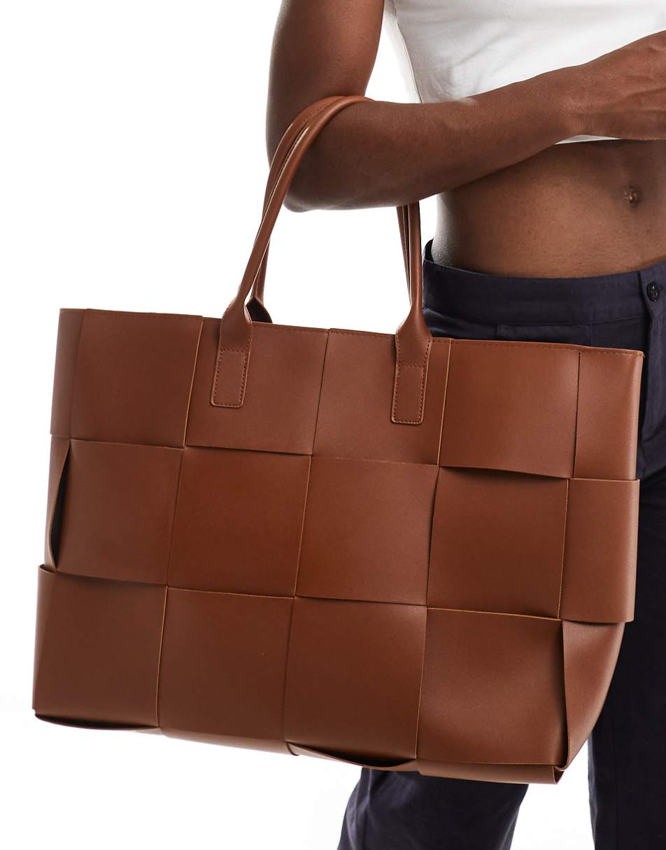 Glamorous large woven tote bag in tan