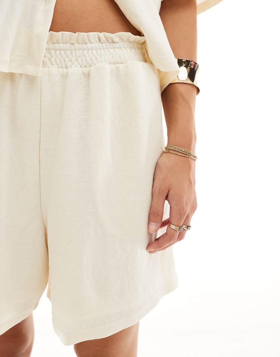 Vila stretch textured jersey shorts in cream - part of a set